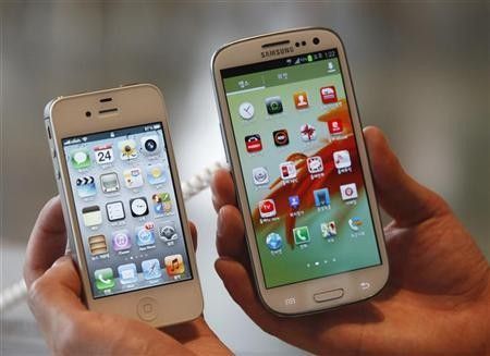 Das Galaxy S III von Samsung, das Smartphone das Plus, auf der Welt erhältlich