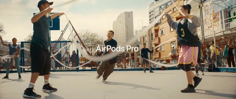 Apple AirPods Pro: Sehen Sie sich die neue Anzeige „Jump“ an