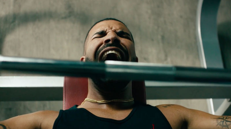 Sehen Sie, wie Drake in der neuesten TV-Werbung von Apple Music Taylor Swift singt