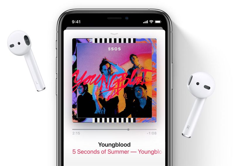 Marketingbild, das Apple Music, iPhone 11 und AirPods zeigt