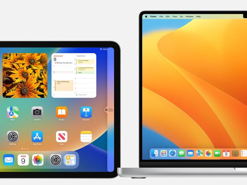 iPad und Mac nebeneinander gehalten