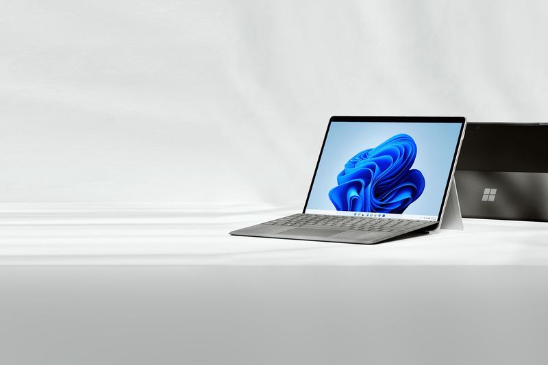 Microsoft stellt Surface Duo 2, Pro 8, Laptop Studio und Go 3 vor